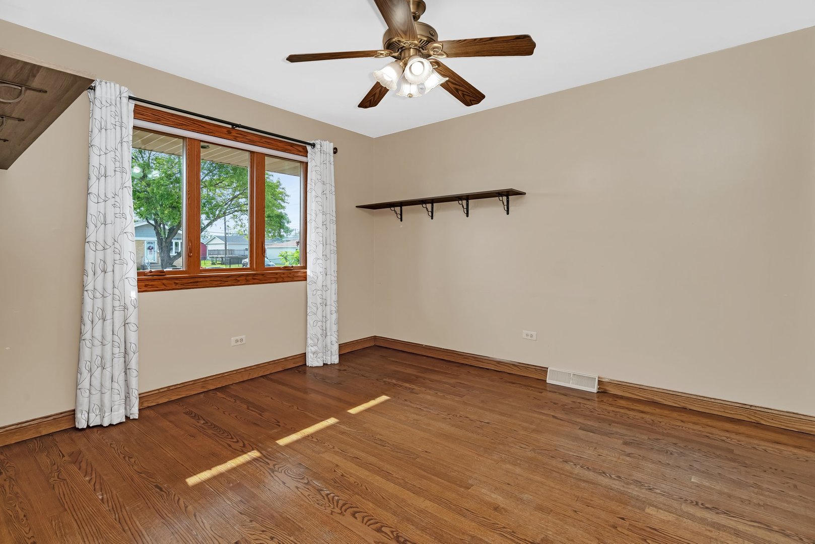 10600 Sycamore Drive Chicago Ridge, IL 60415 - Photo 16 of 35 Gallery Image 16