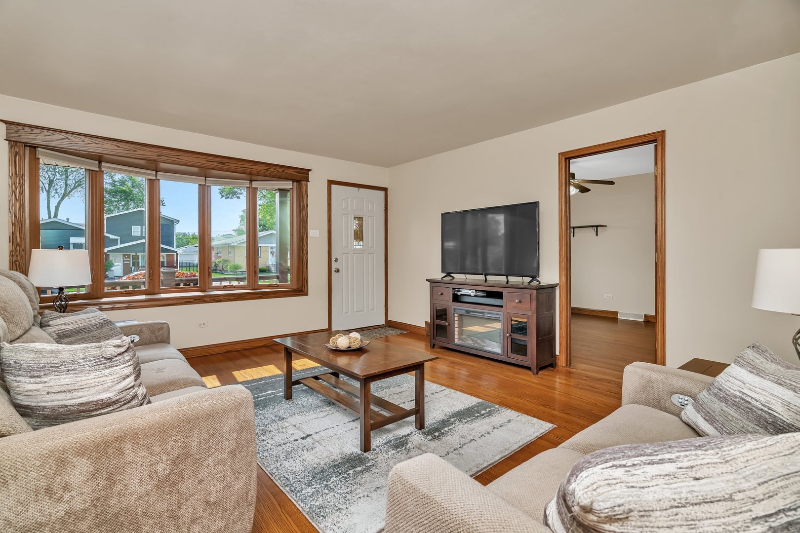 10600 Sycamore Drive Chicago Ridge, IL 60415 - Photo 4 of 35 Gallery Image 4