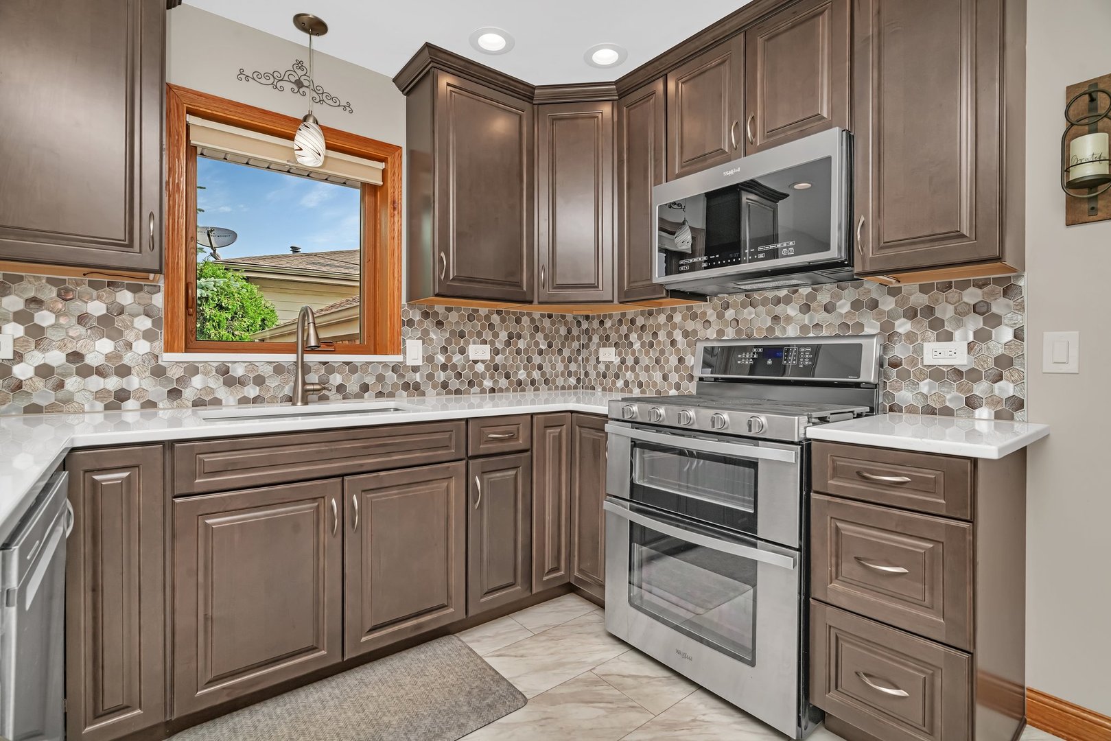 10600 Sycamore Drive Chicago Ridge, IL 60415 - Photo 9 of 35 Gallery Image 9