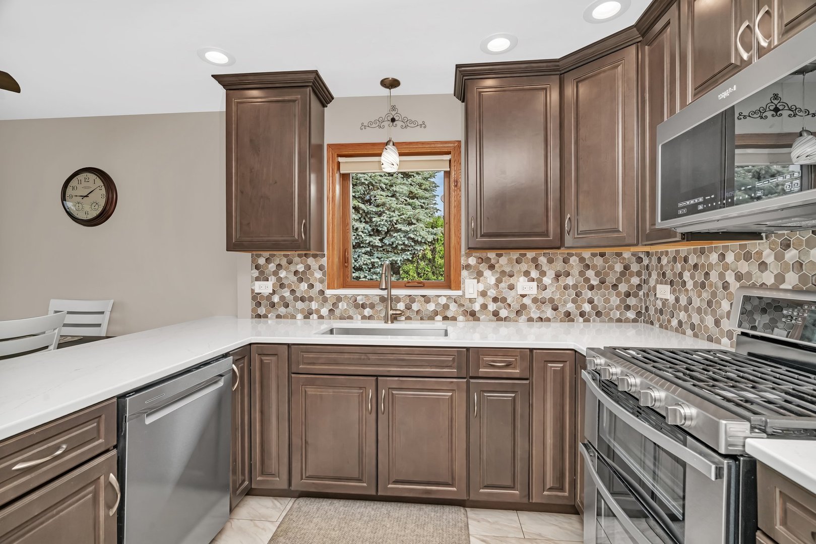 10600 Sycamore Drive Chicago Ridge, IL 60415 - Photo 10 of 35 Gallery Image 10