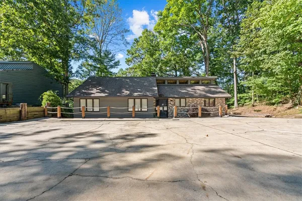 $1,650,000 | 506 Inlet Drive, Seneca, SC 29672