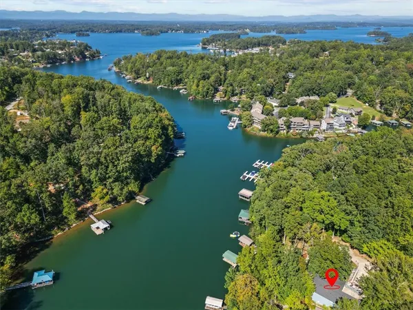 $1,650,000 | 506 Inlet Drive, Seneca, SC 29672