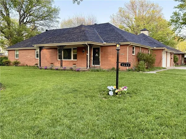 $299,900 | 4607 Blue Ridge Boulevard, Kansas City, MO 64133