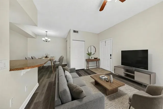 $1,950 | 641 Cypress Lake Boulevard, Unit E18, Pompano Beach, FL 33064