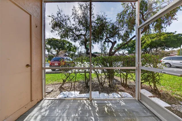 $1,950 | 641 Cypress Lake Boulevard, Unit E18, Pompano Beach, FL 33064