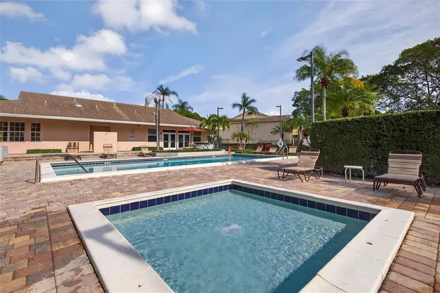 $1,950 | 641 Cypress Lake Boulevard, Unit E18, Pompano Beach, FL 33064