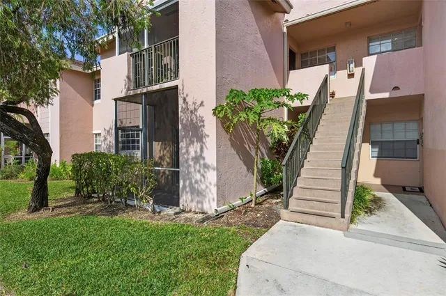 $1,950 | 641 Cypress Lake Boulevard, Unit E18, Pompano Beach, FL 33064