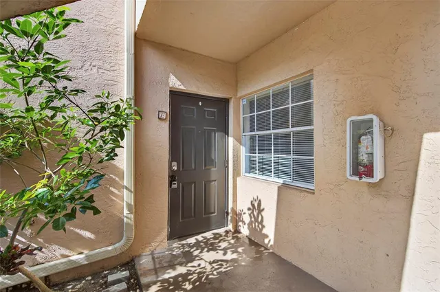 $1,950 | 641 Cypress Lake Boulevard, Unit E18, Pompano Beach, FL 33064