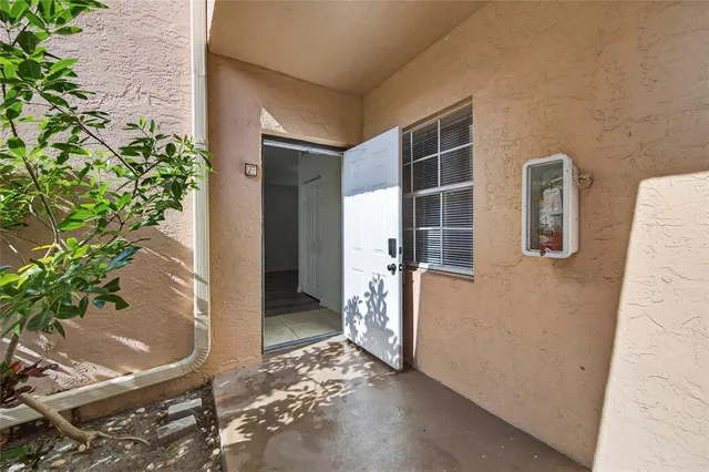 $1,950 | 641 Cypress Lake Boulevard, Unit E18, Pompano Beach, FL 33064