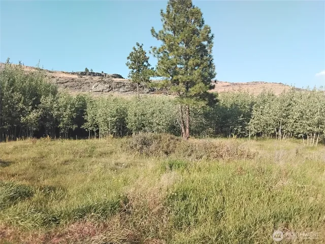 a view of mountain view with mountain