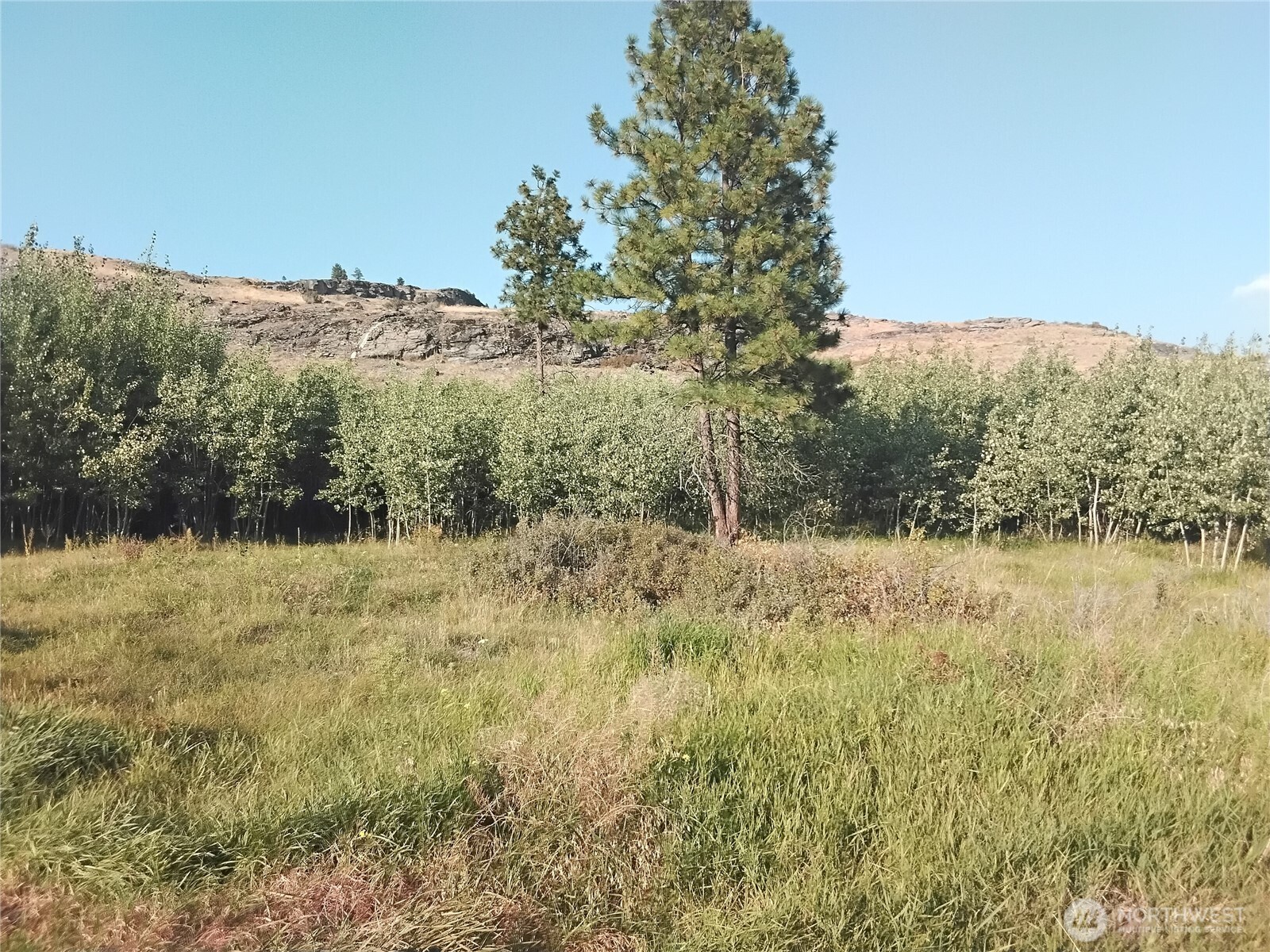 a view of mountain view with mountain