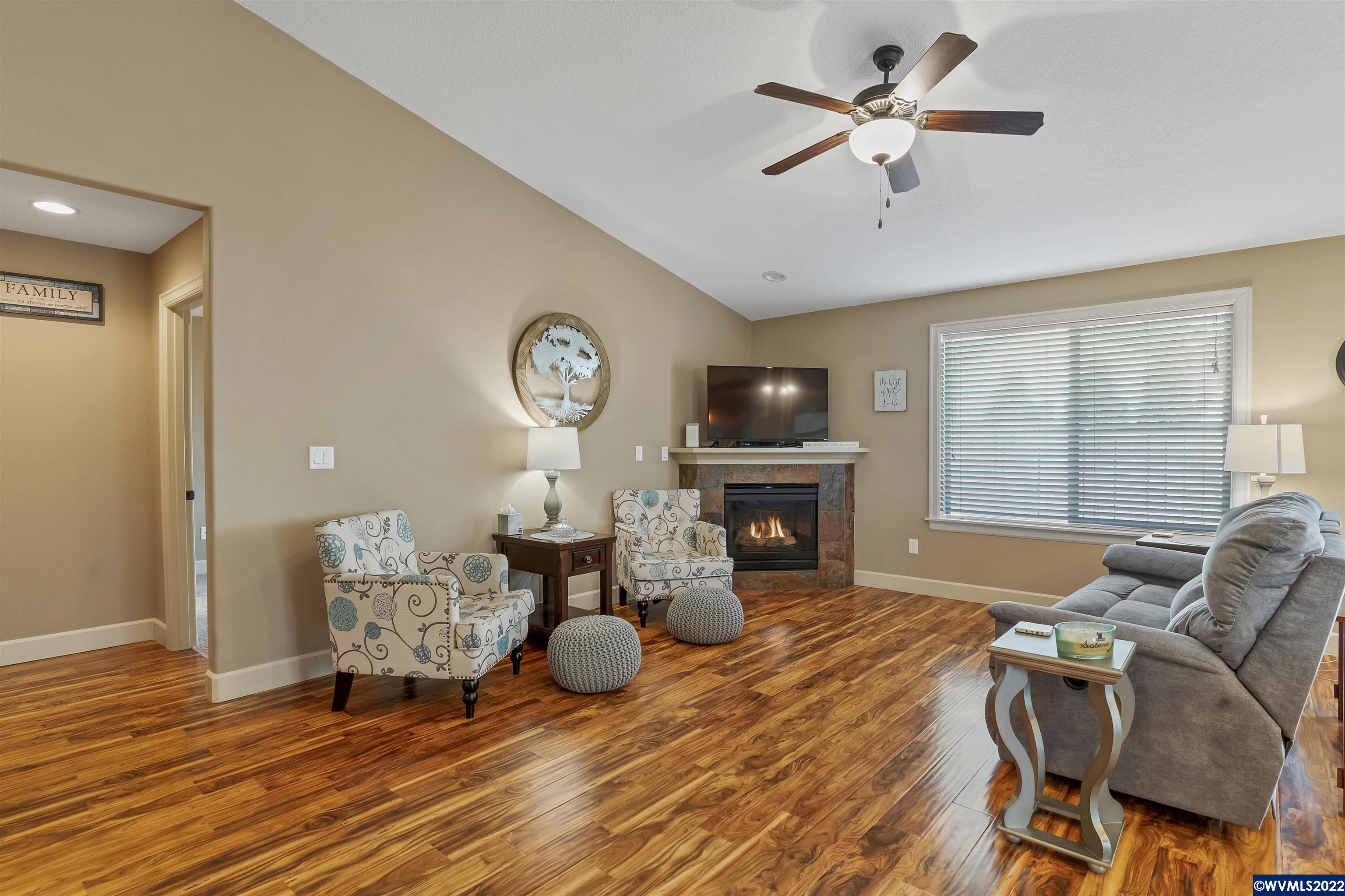 1027 Taurus Loop Northeast Keizer, OR 97303 - Photo 15 of 30 Gallery Image 15