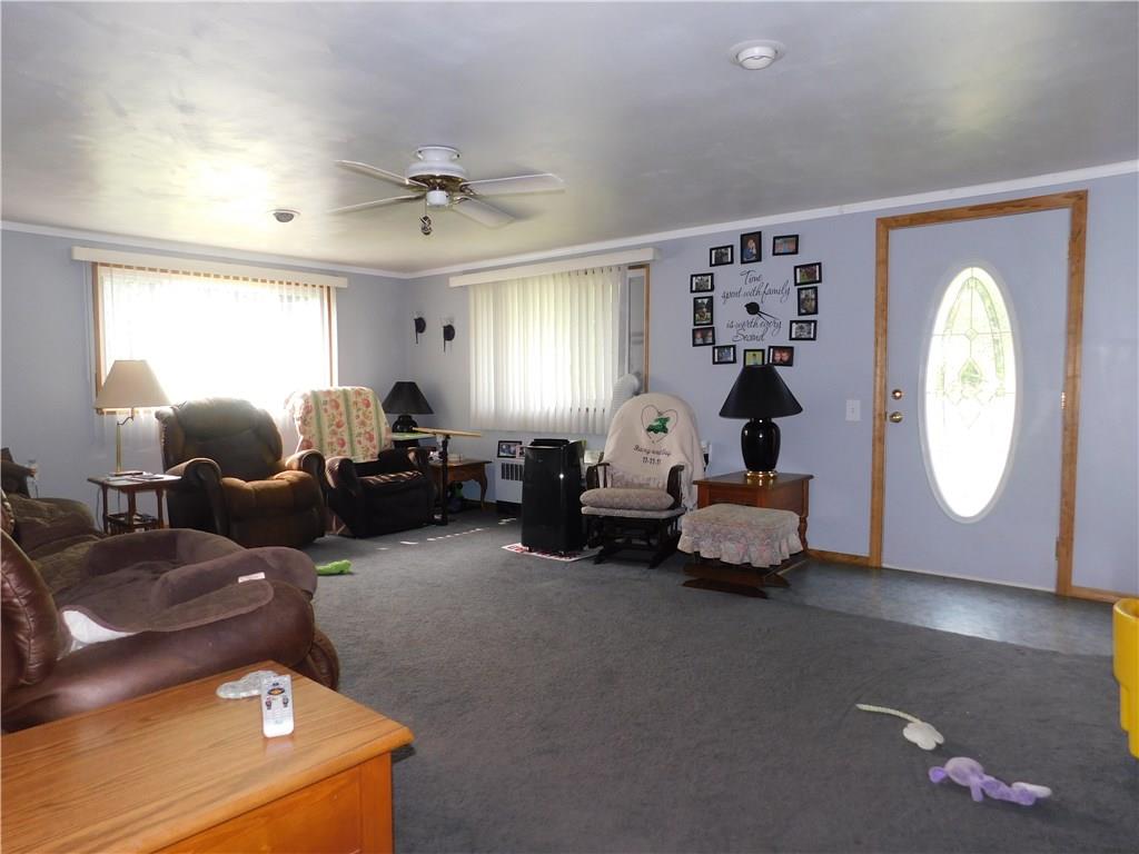 10 Salem Road Greenville, PA 16125 - Photo 11 of 21 LIVING ROOM
