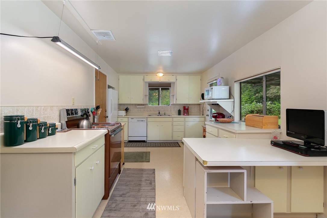 13123 Avondale Road Northeast Redmond, WA 98052 - Photo 11 of 21 Gallery Image 11