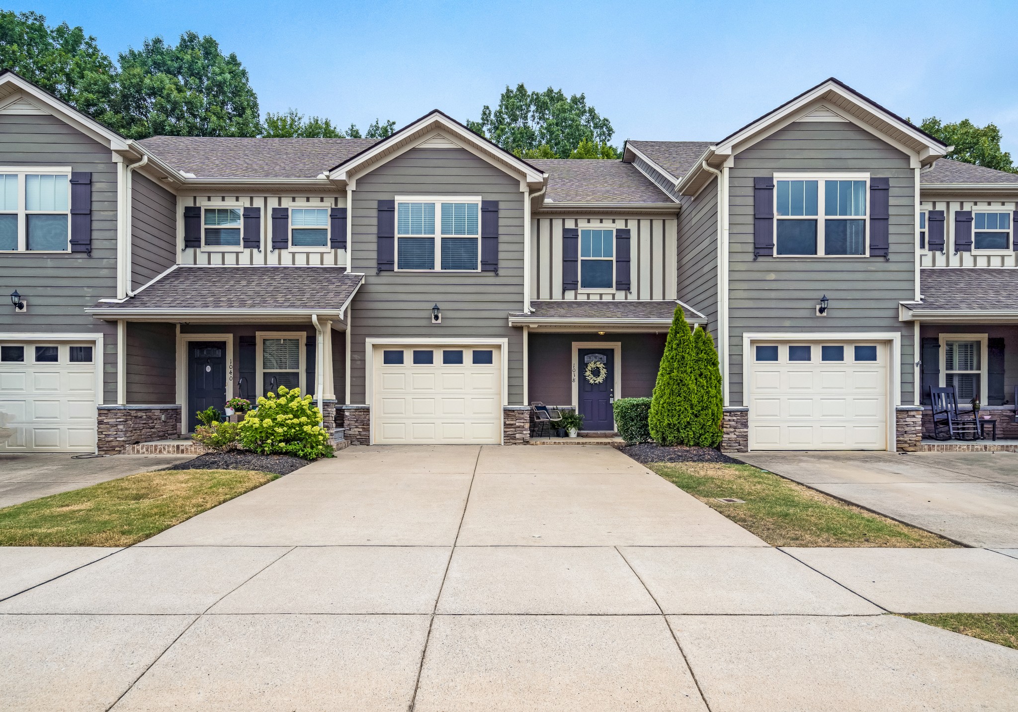 1038 Neeleys Bnd East  