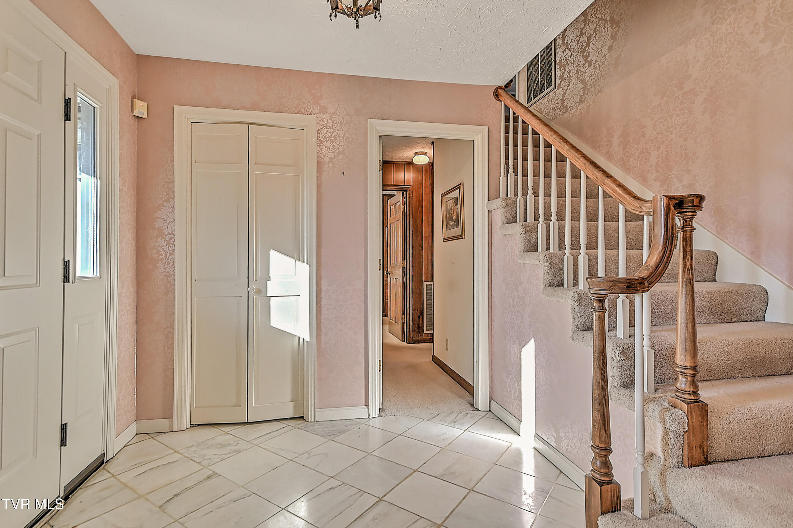 538 Pitt Road Kingsport, TN 37663 - Photo 7 of 52 538 Pitt Rd -36