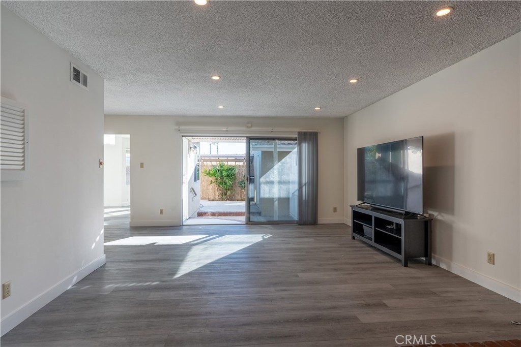 1338 West Cassidy Street Gardena, CA 90248 - Photo 6 of 38