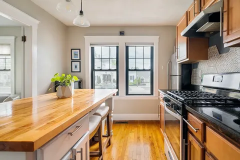 $550,000 | 10 Washington Avenue, Unit 1, Waltham, MA 02453
