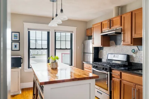 $550,000 | 10 Washington Avenue, Unit 1, Waltham, MA 02453