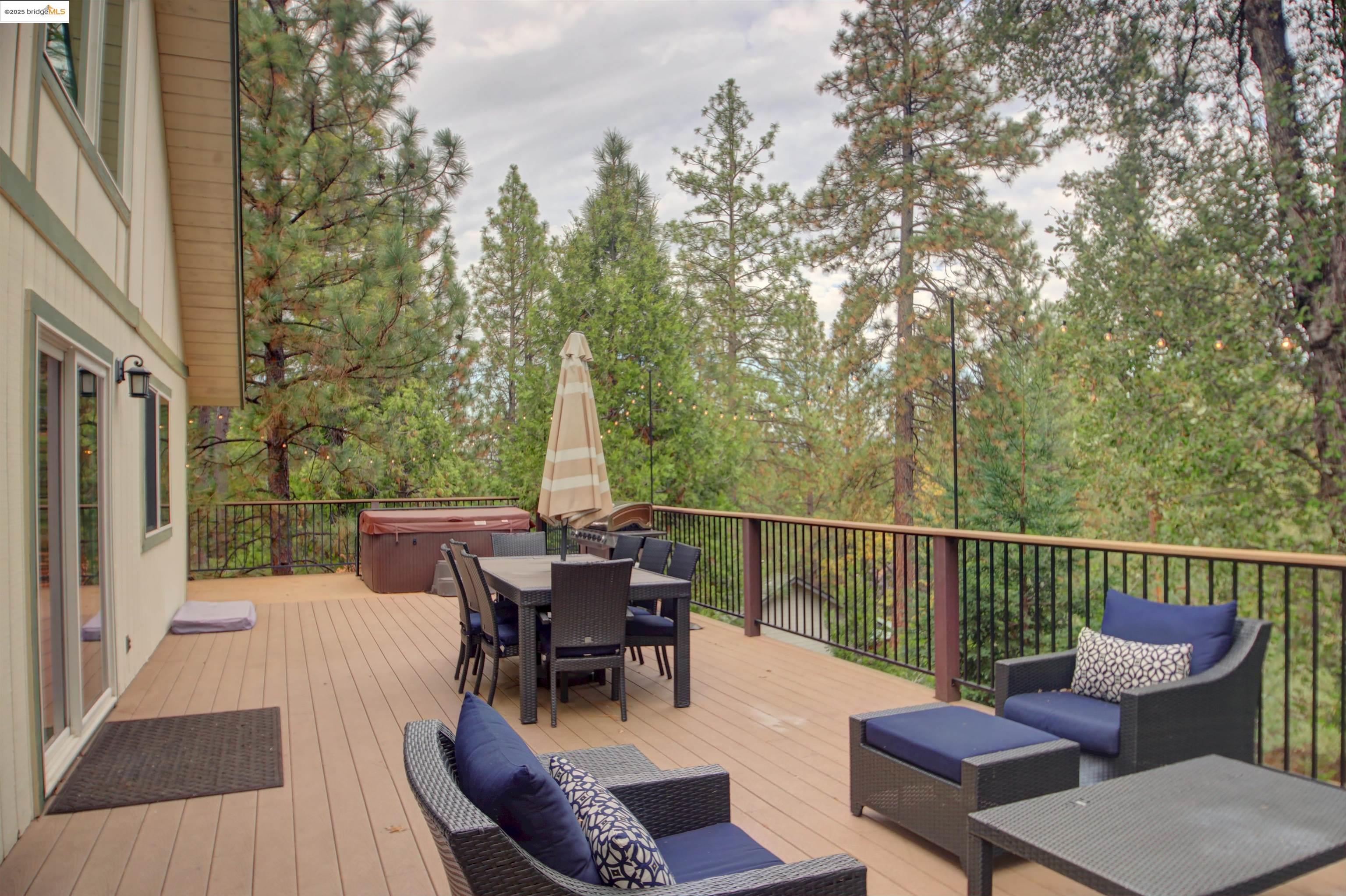 11979 Myer Court Groveland, CA 95321 - Photo 4 of 39 a view of a patio with a patio