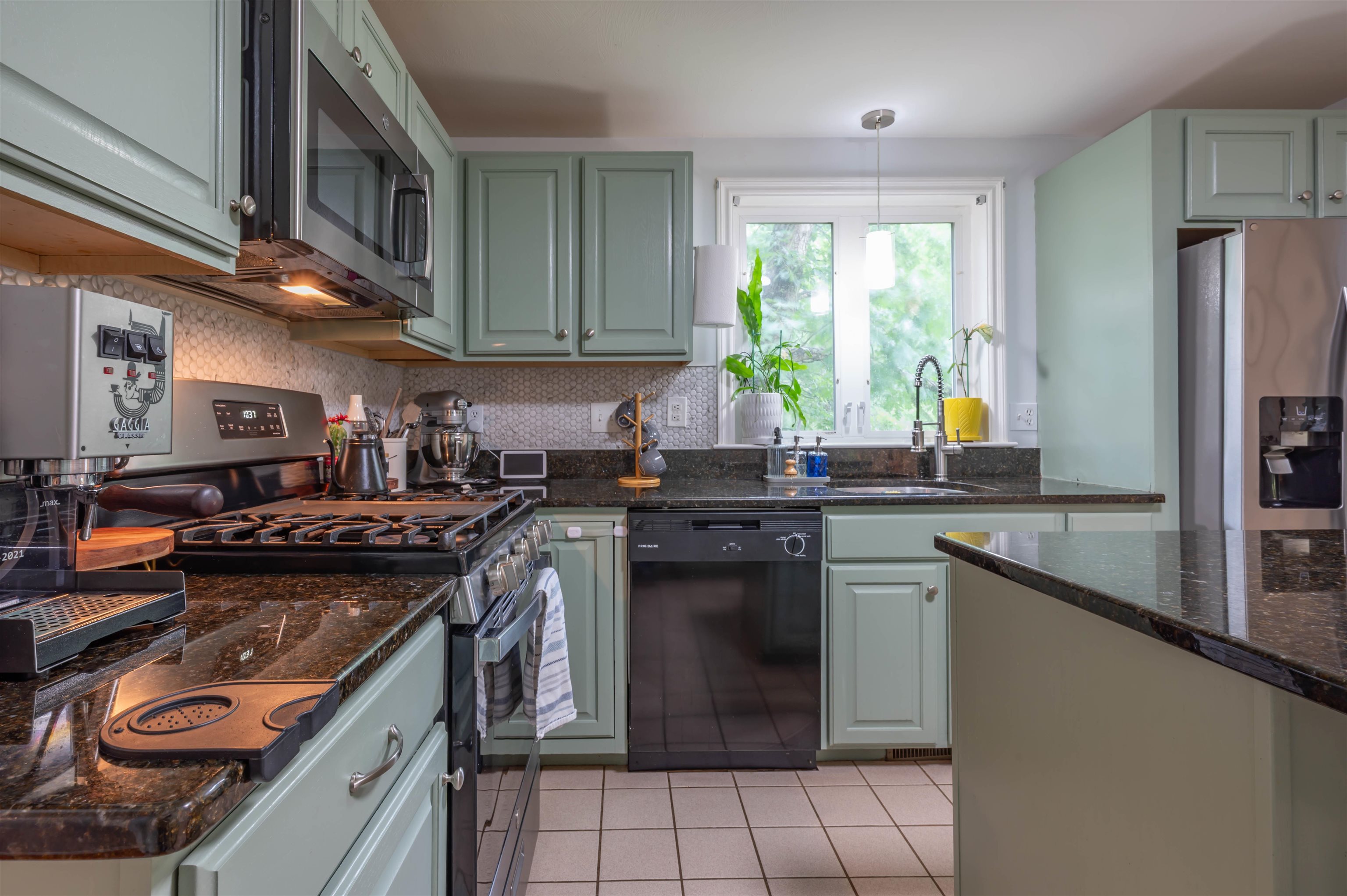10 Castlegate Way, Unit 453 Nashua, NH 03063 - Photo 12 of 40