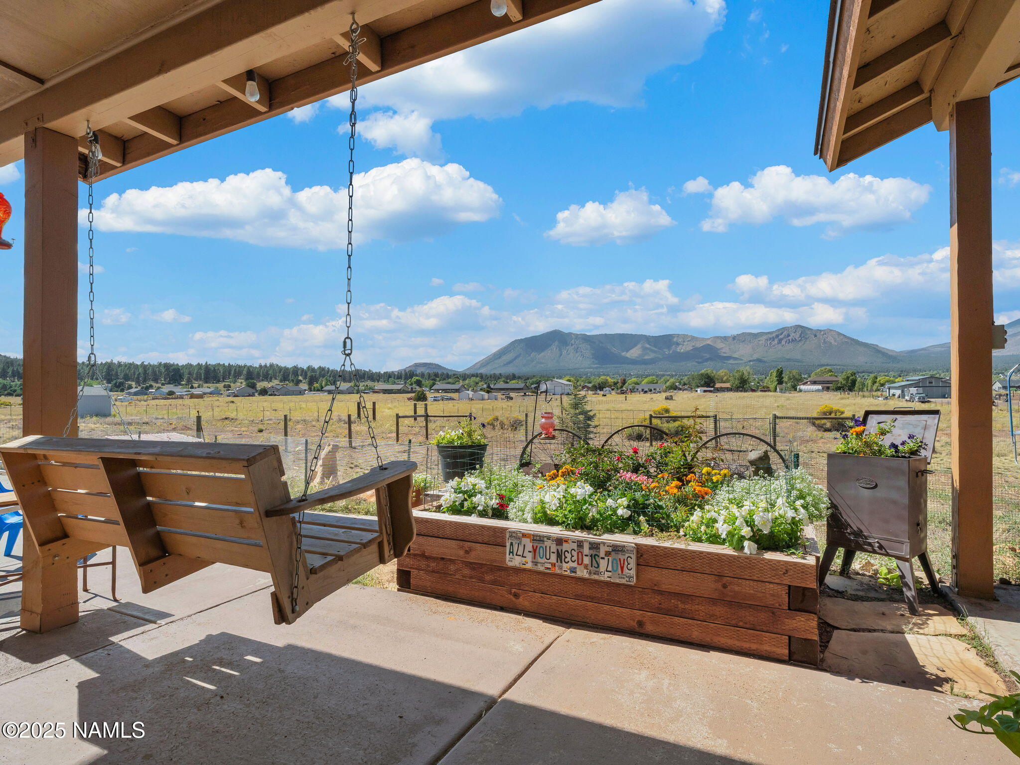 8390 Stardust Trail Flagstaff, AZ 86004 - Photo 19 of 27 Back patio