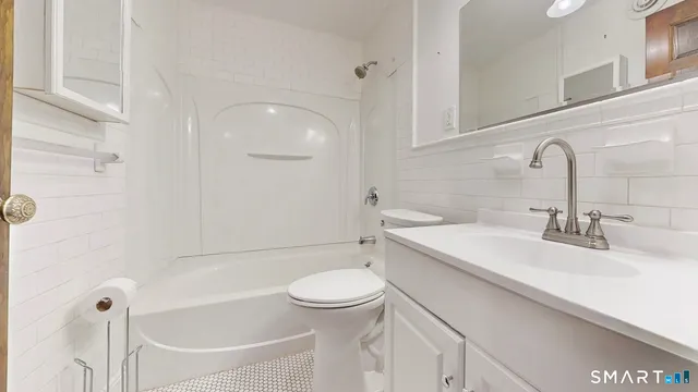 $219,999 | 241 W Walk, Unit 241, West Haven, CT 06516