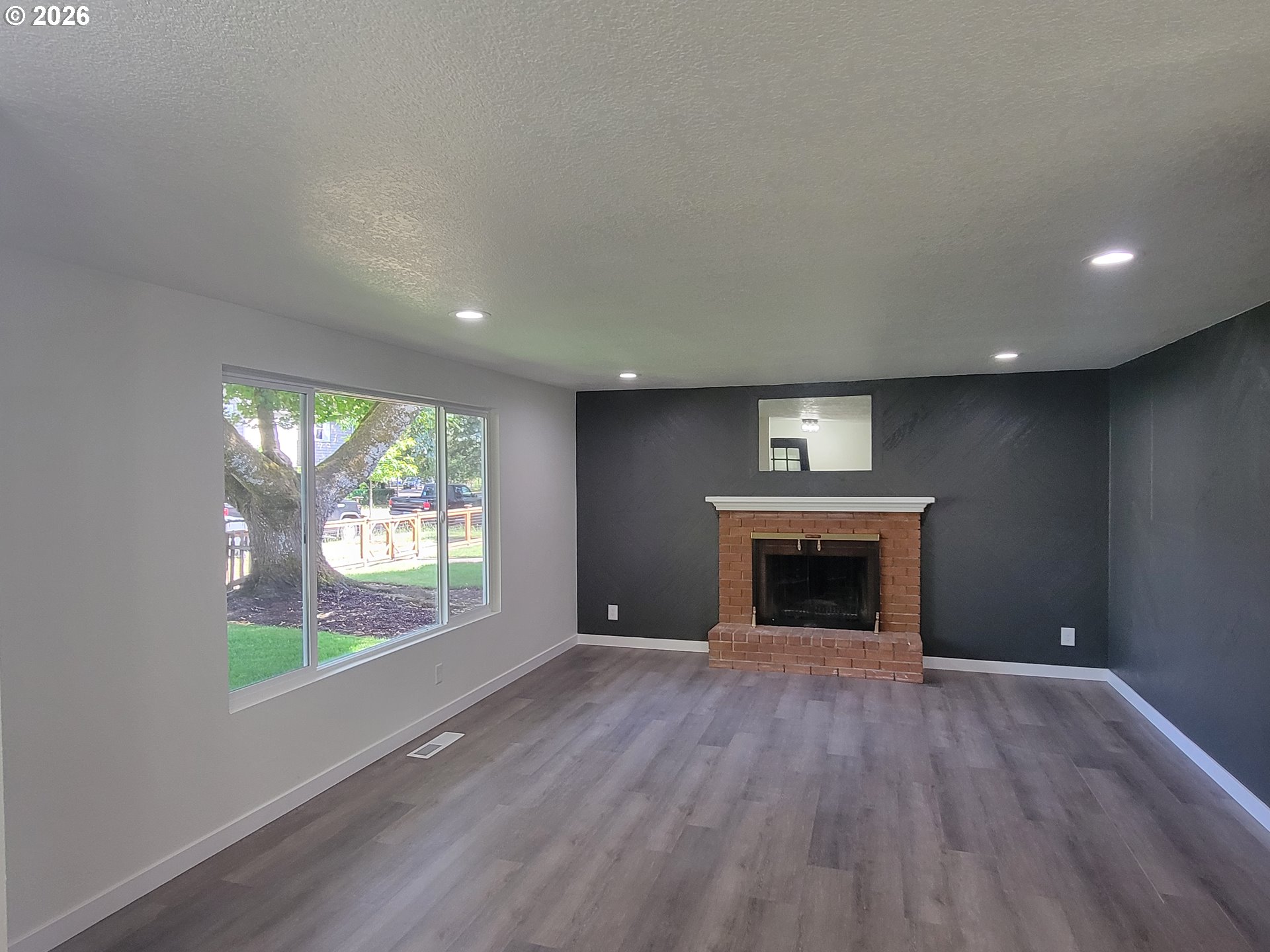 945 18th Street Northeast Salem, OR 97301 - Photo 3 of 31