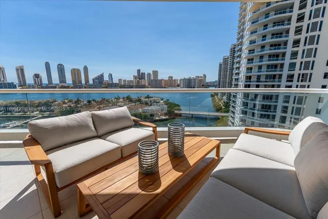$1,835,000 | 7000 Island Boulevard, Unit 1402, Aventura, FL 33160