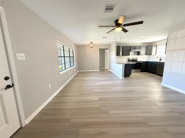 $1,800 | 1417 5th Avenue North, Texas City, TX 77590