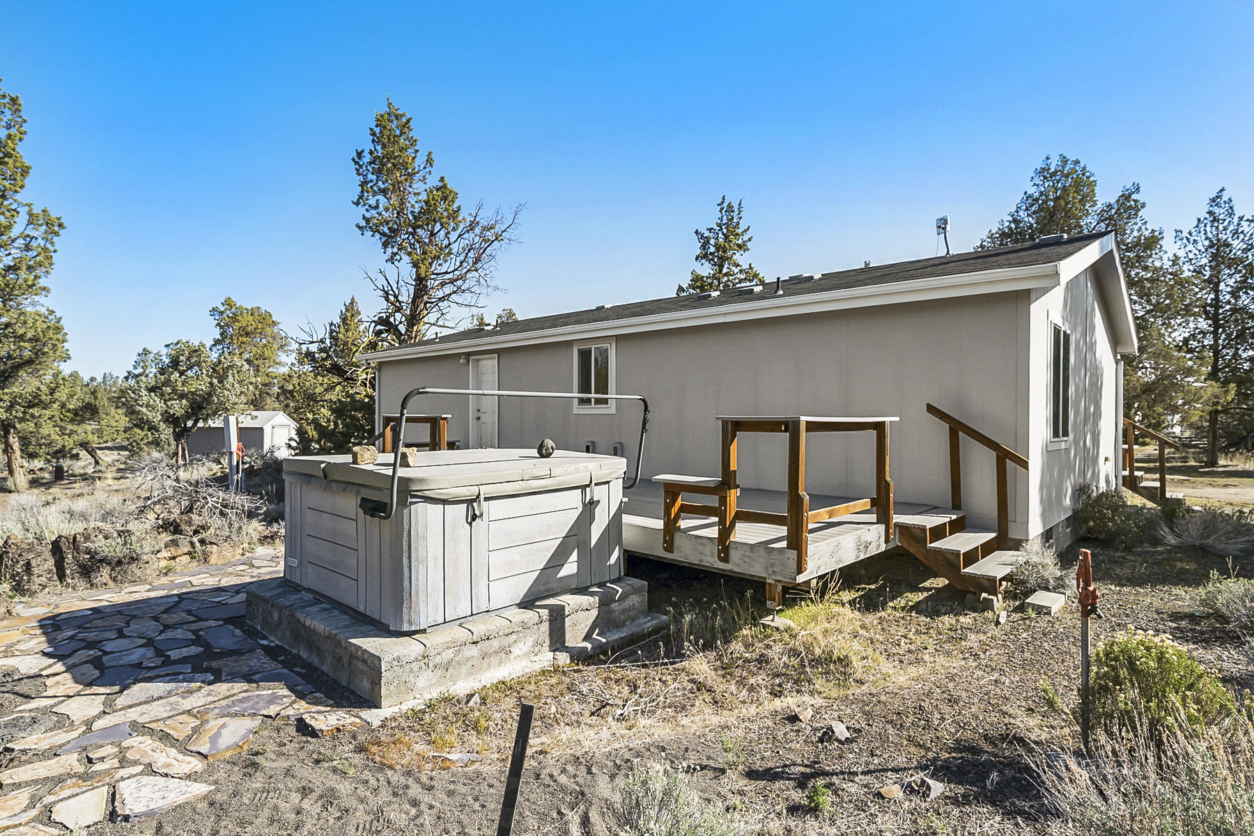 6637 Southwest Badger Road Terrebonne, OR 97760 - Photo 16 of 37 Back View