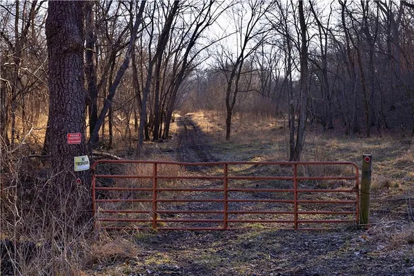 $10,000 | 1 Edgerton Junction Road, Camden Point, MO 64018