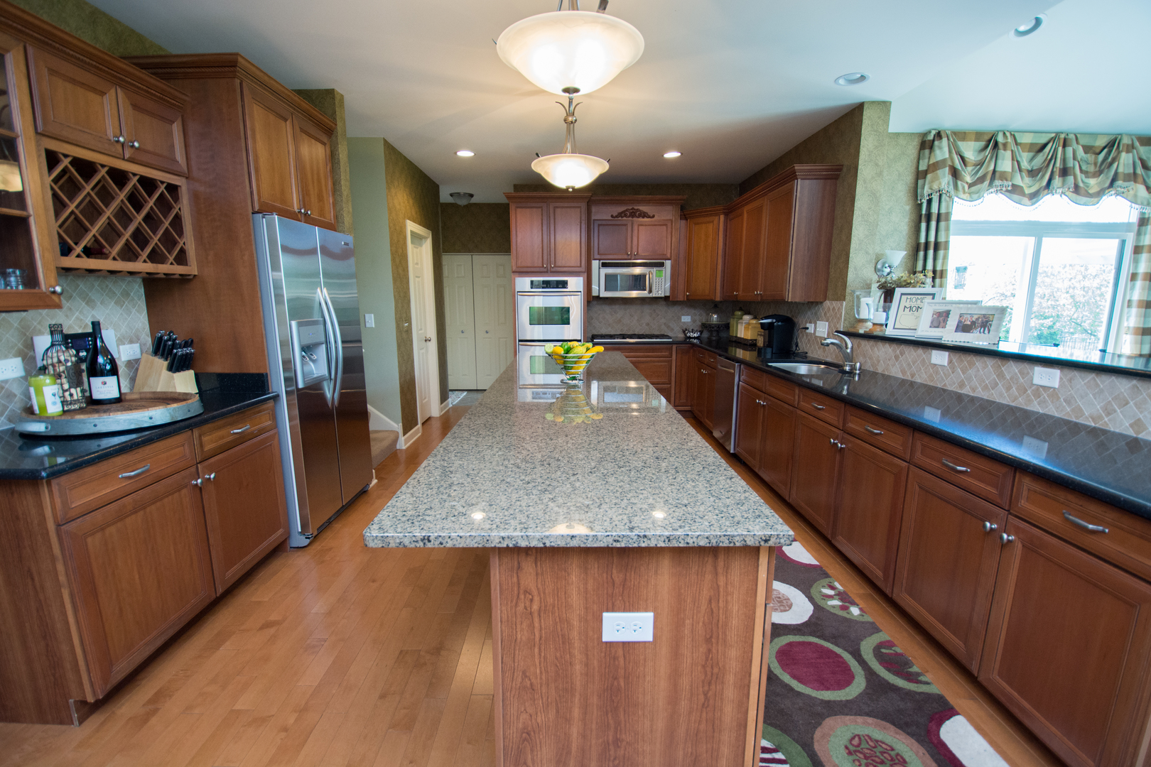 1130 Deerpath Road Aurora, IL 60506 - Photo 14 of 45