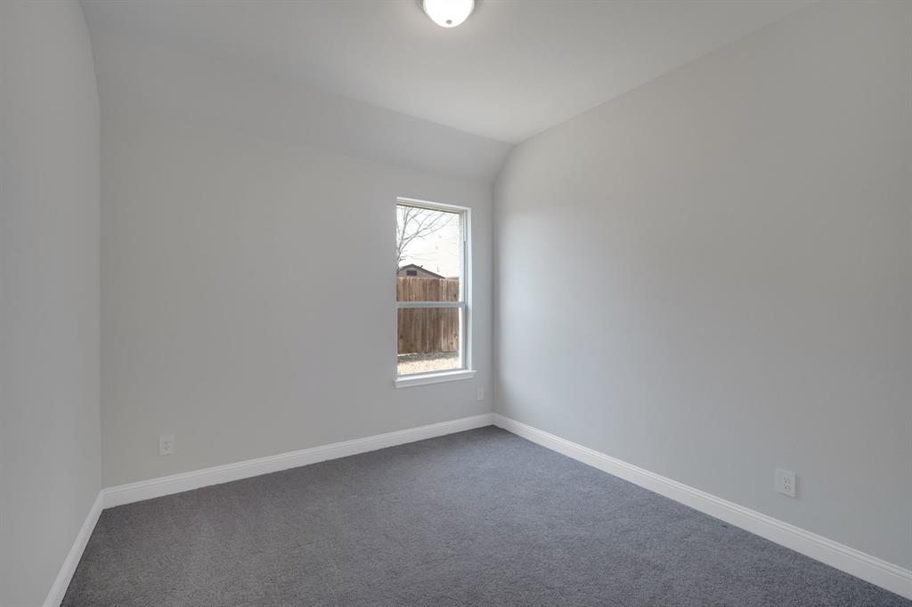 395 Haven Road Waxahachie, TX 75165 - Photo 27 of 40 an empty room with a window