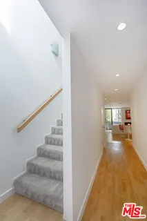 $1,350,000 | 1033 Carol Drive, Unit T3, West Hollywood, CA 90069