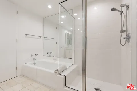 $1,350,000 | 1033 Carol Drive, Unit T3, West Hollywood, CA 90069