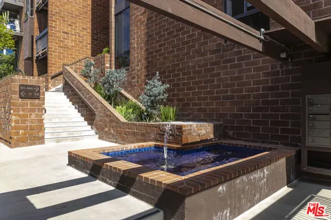 $1,350,000 | 1033 Carol Drive, Unit T3, West Hollywood, CA 90069