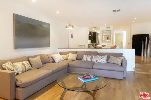 $1,350,000 | 1033 Carol Drive, Unit T3, West Hollywood, CA 90069