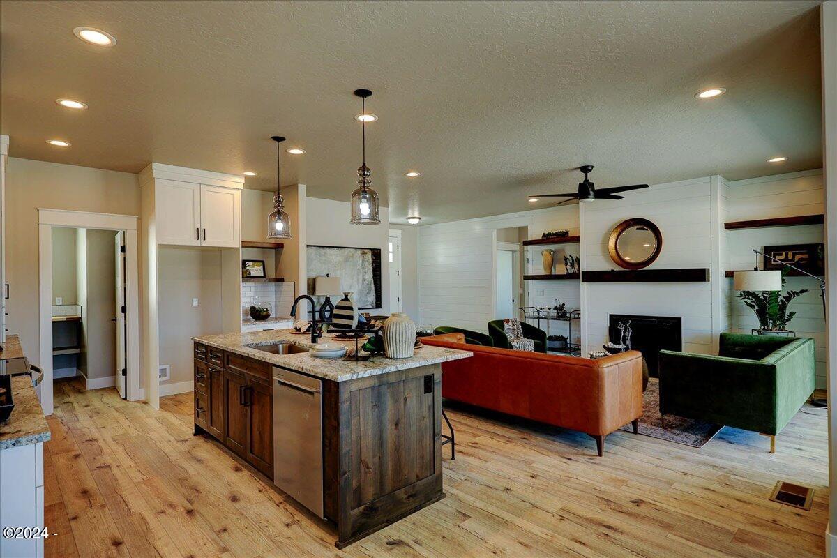 4437 Casa Rio Drive Ontario, OR 97914 - Photo 18 of 45 Living Space
