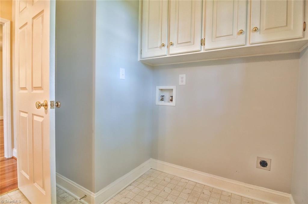 791 Pinewood Road Reidsville, NC 27320 - Photo 11 of 29 Laundry/Half Bath - Main Level