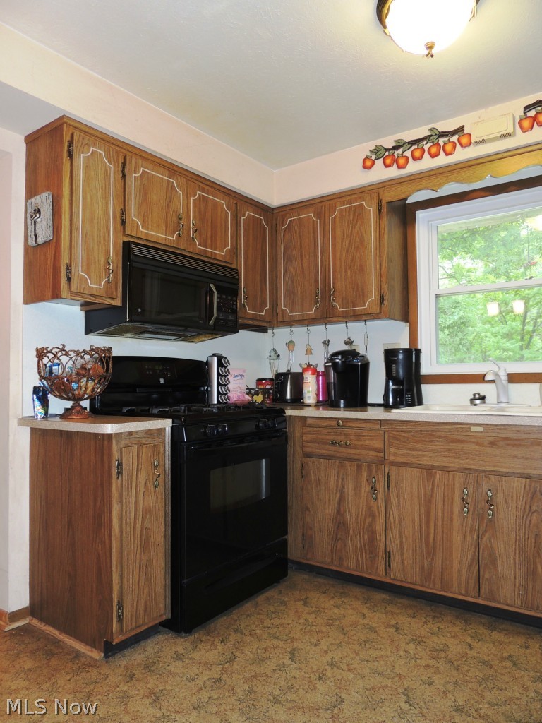 11860 West Sprague Road Cleveland, OH 44130 - Photo 5 of 25 Gallery Image 5