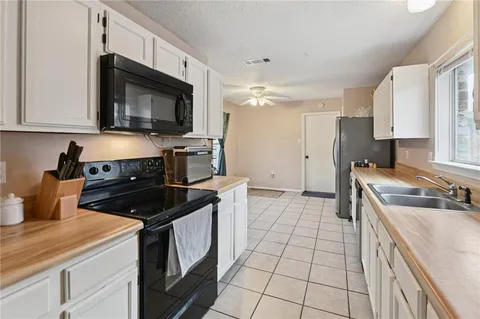 $215,000 | 2244 Sugarloaf Drive, Harvey, LA 70058