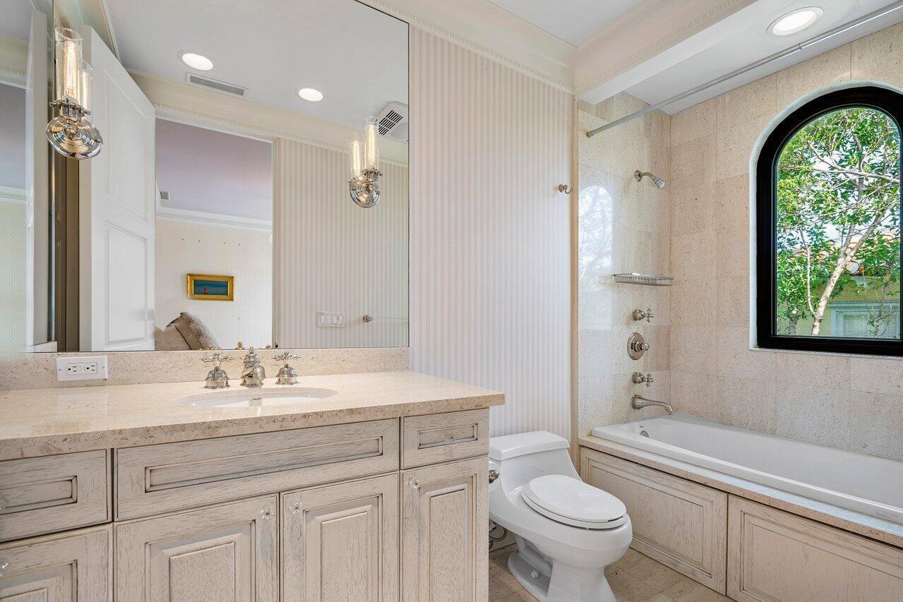 12 Lagomar Road Palm Beach, FL 33480 - Photo 21 of 38 Bathroom