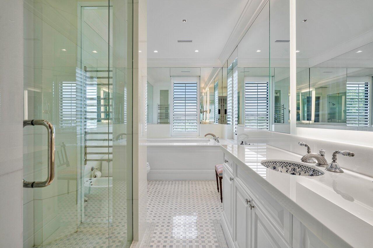 12 Lagomar Road Palm Beach, FL 33480 - Photo 29 of 38 Primary Bathroom