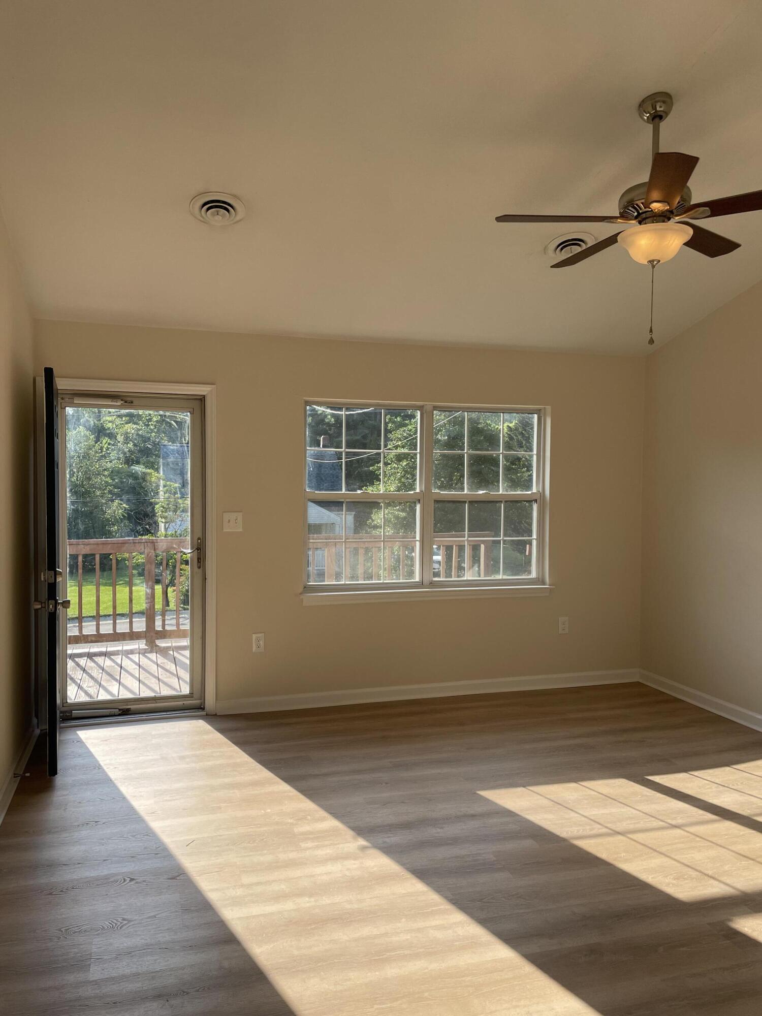 3321 Troxell Road Southeast Roanoke, VA 24014 - Photo 2 of 15 IMG_3377