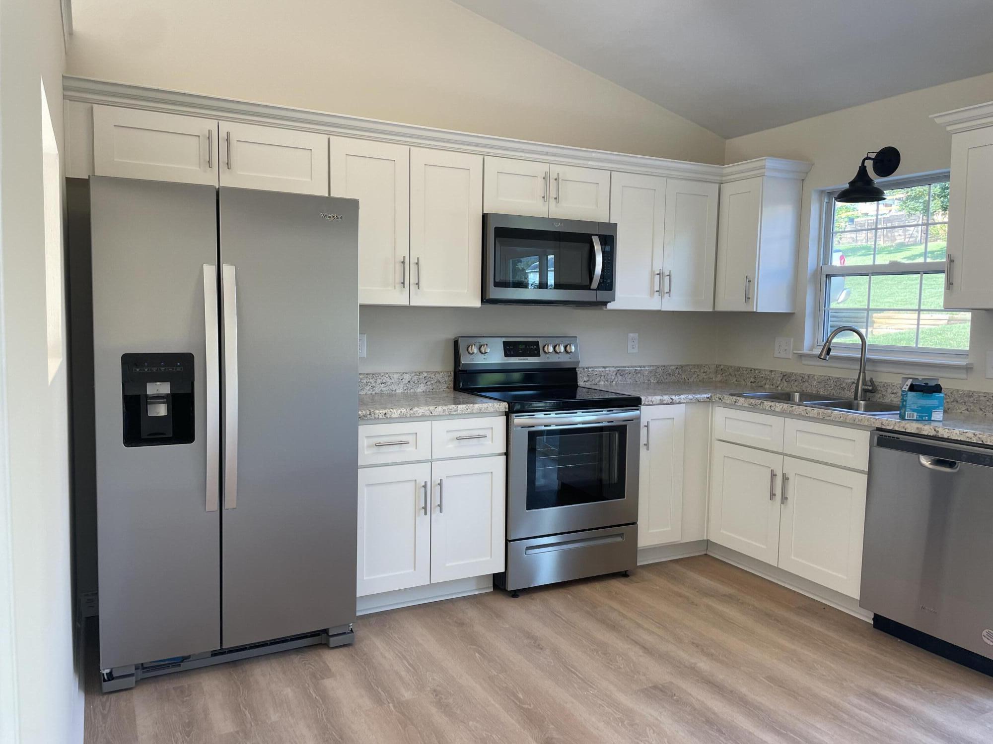 3321 Troxell Road Southeast Roanoke, VA 24014 - Photo 5 of 15 IMG_3379