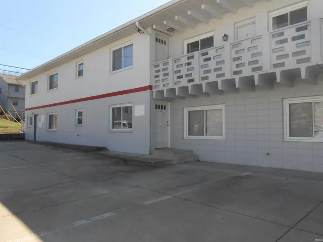 $1,700 | 339 South Lincoln Street, Unit D, Bloomington, IN 47401