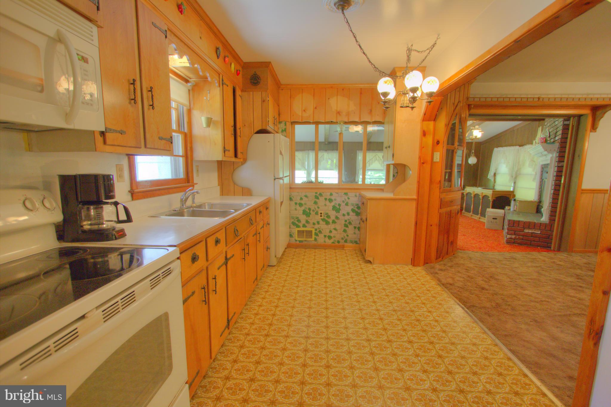 8614 Pine Tree Road Jessup, MD 20794 - Photo 16 of 30 Kitchen