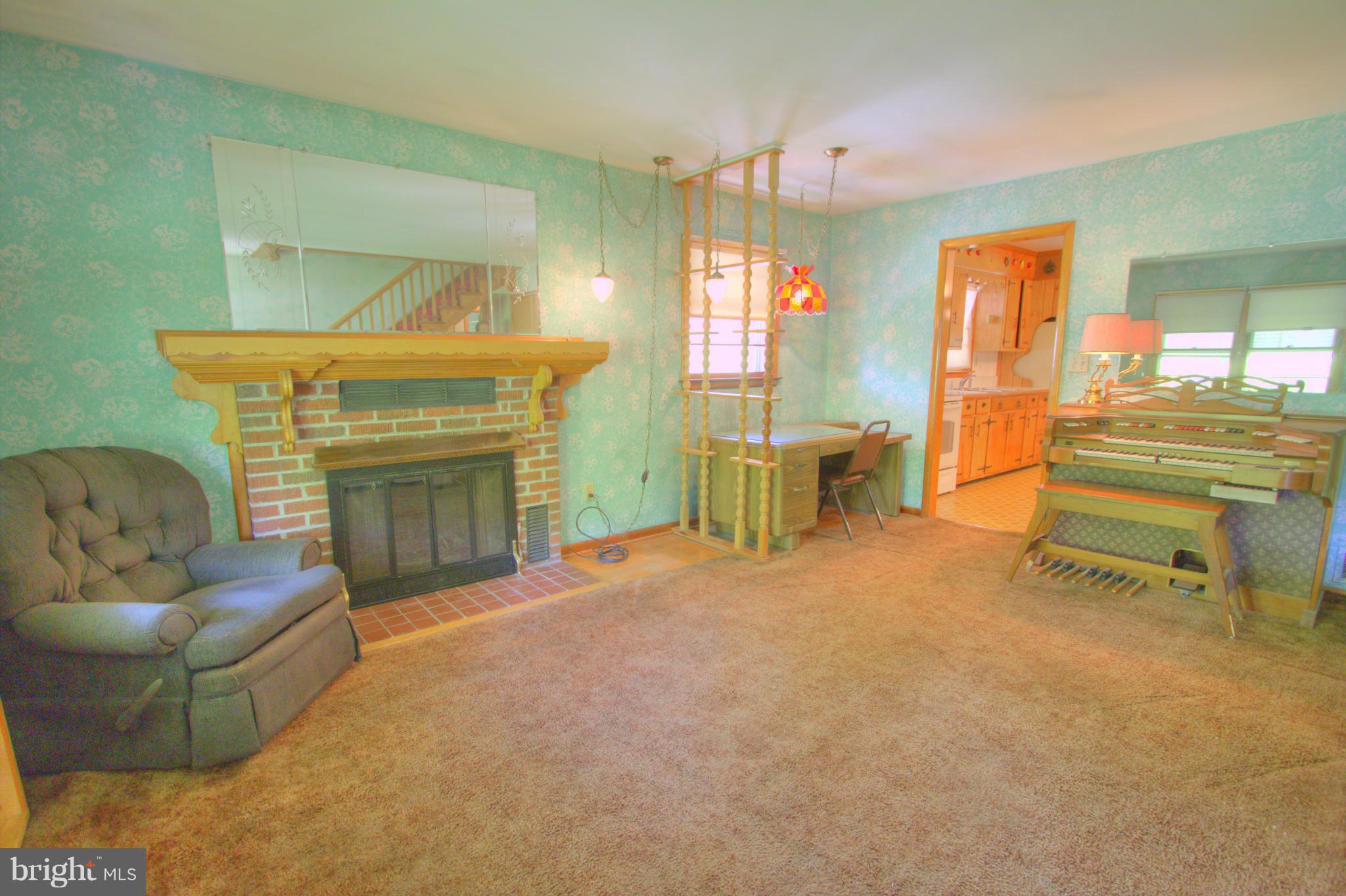 8614 Pine Tree Road Jessup, MD 20794 - Photo 9 of 30 Living Room