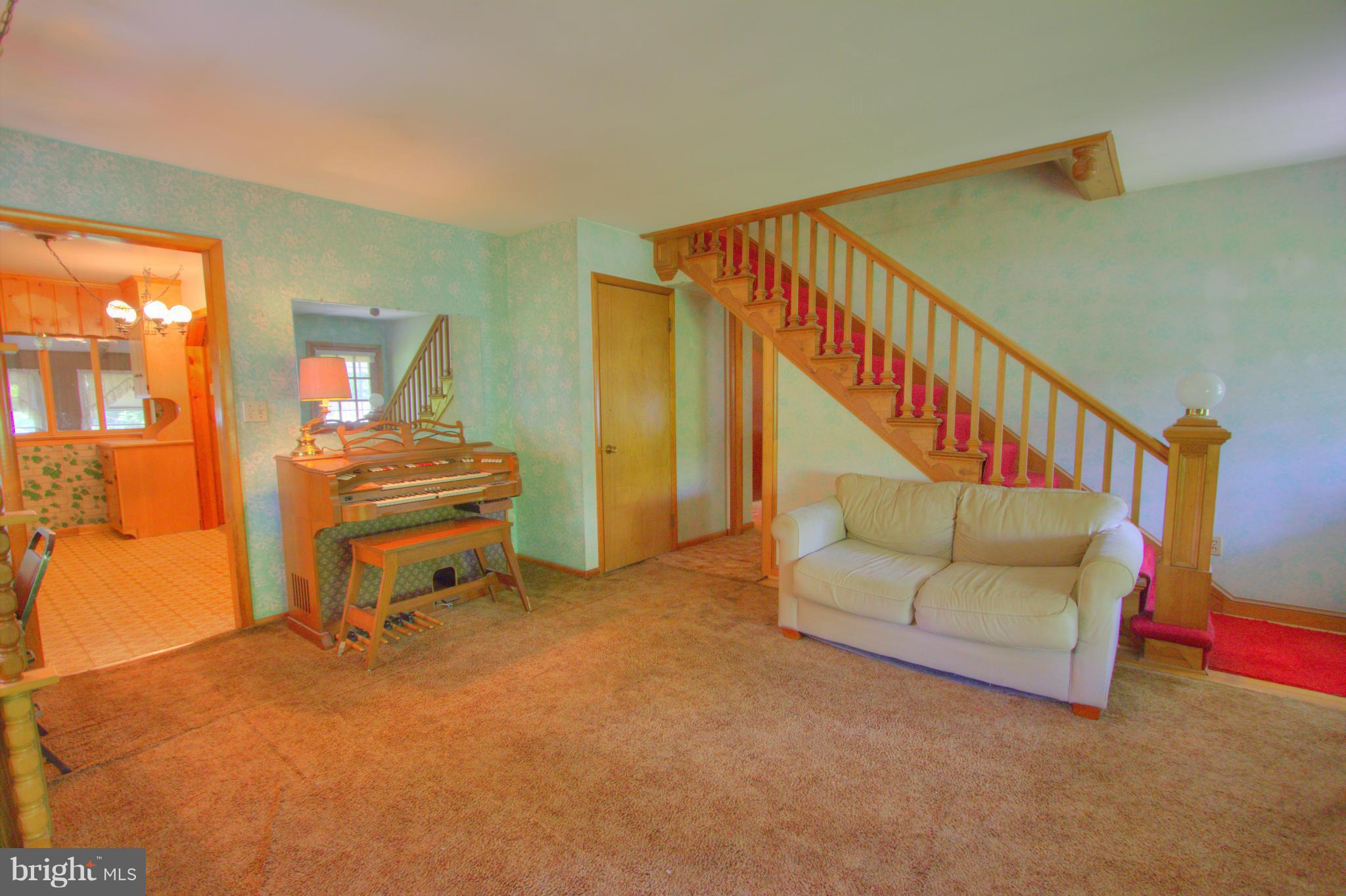8614 Pine Tree Road Jessup, MD 20794 - Photo 10 of 30 Living Room